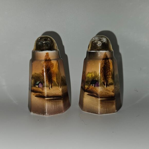 Vintage Hand Painted Japan Salt & Pepper Shakers Scenic Landscape Gold Tops - Picture 1 of 6